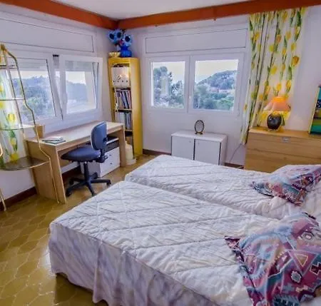 Villa Sleeps 12 Pool Wifi Lloret de Mar