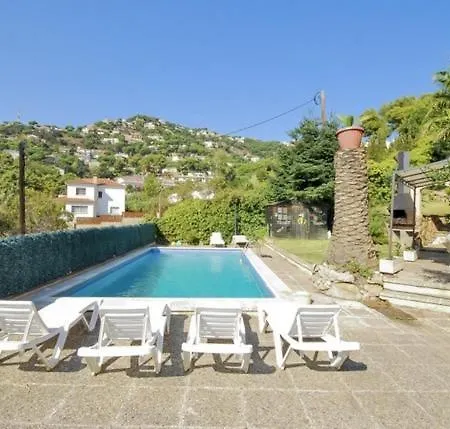 Sleeps 12 Pool Wifi Villa