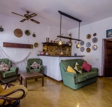 Sleeps 12 Pool Wifi Villa