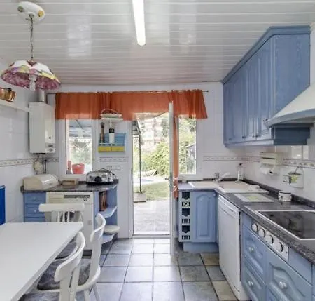 Sleeps 12 Pool Wifi Villa